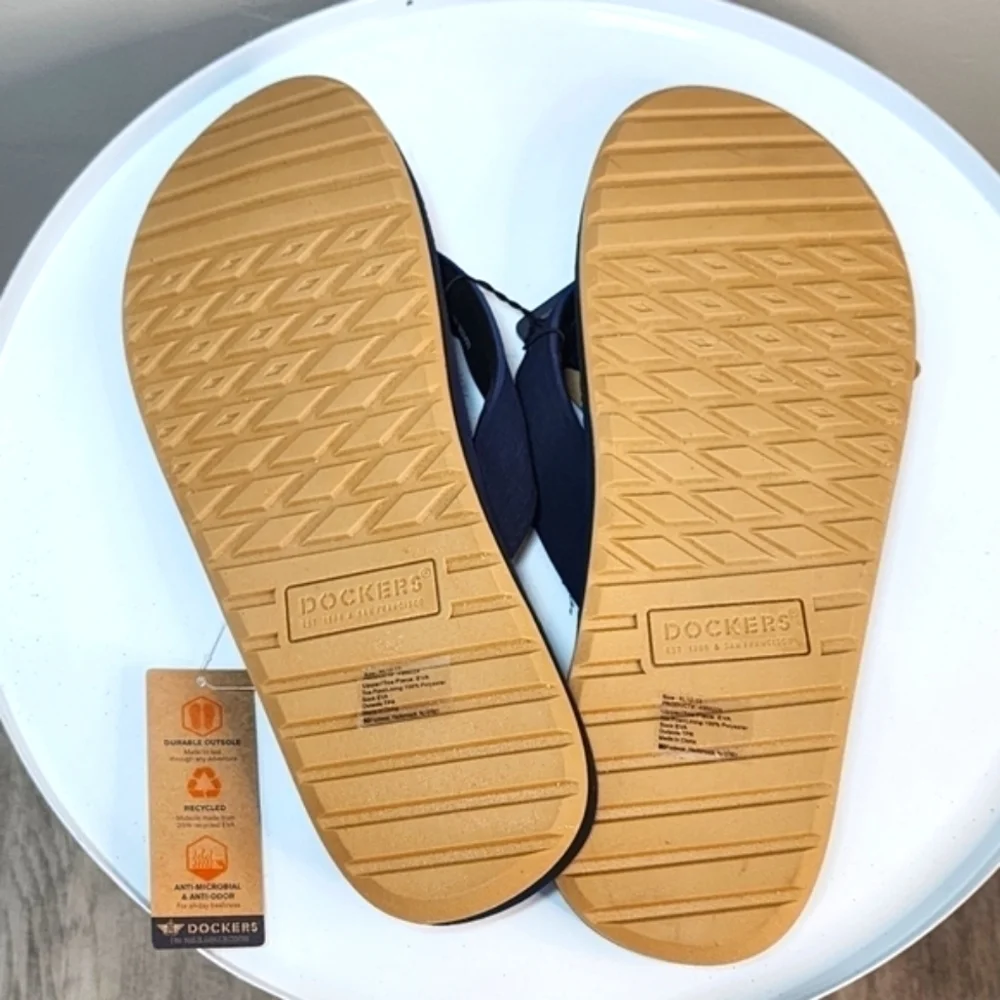 Dockers shoe features
